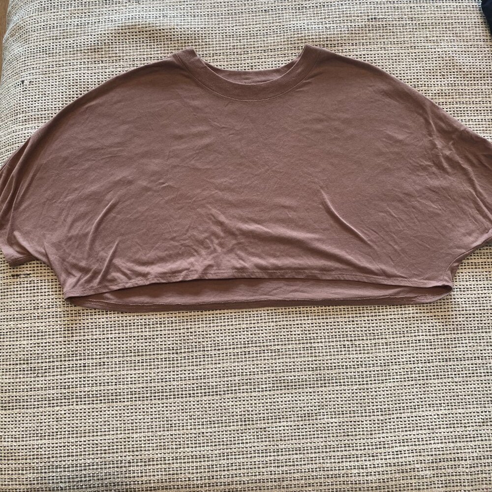 ALO Yoga cropped top Size S. - Picture 2 of 4